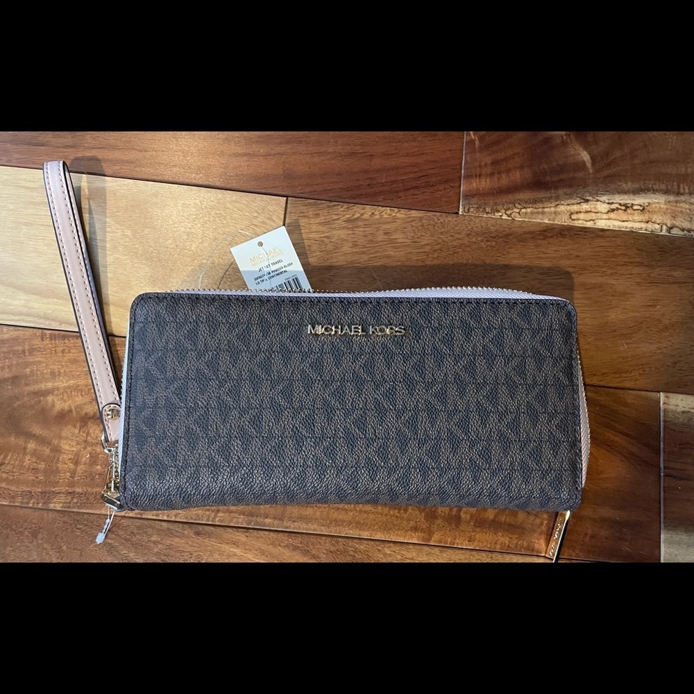 Michael Kors clutch